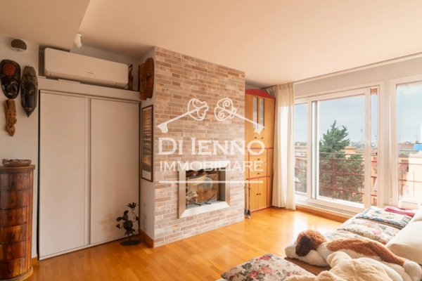 appartamento in vendita a Roma in zona Tomba di Nerone