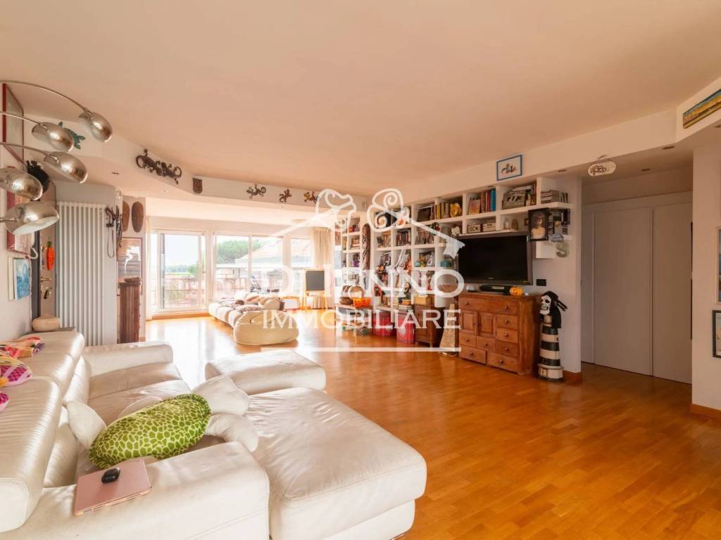 appartamento in vendita a Roma in zona Tomba di Nerone