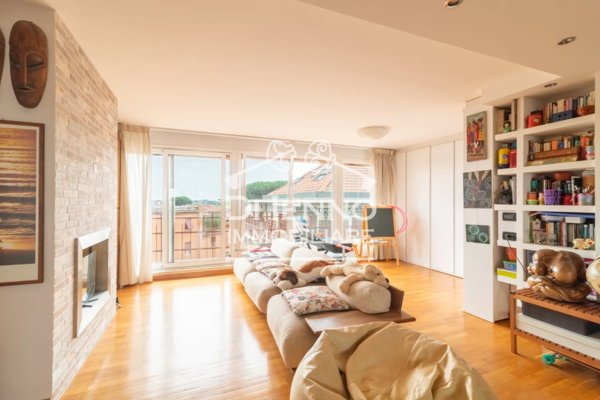 appartamento in vendita a Roma in zona Tomba di Nerone