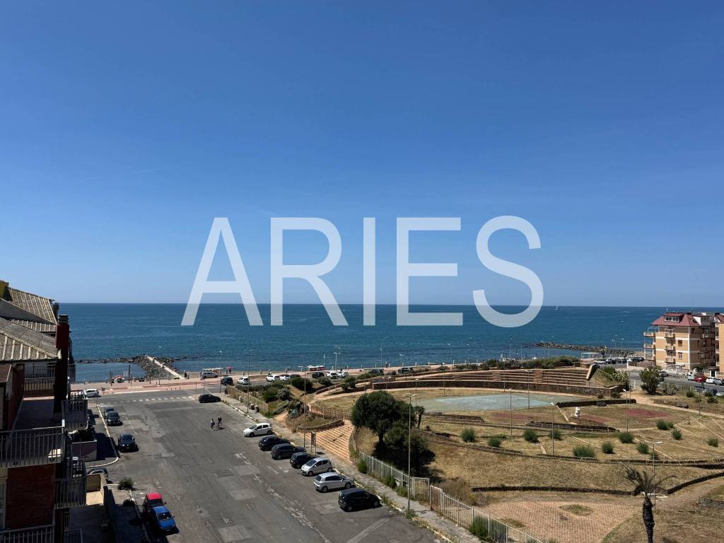 appartamento in vendita a Roma in zona Ostia