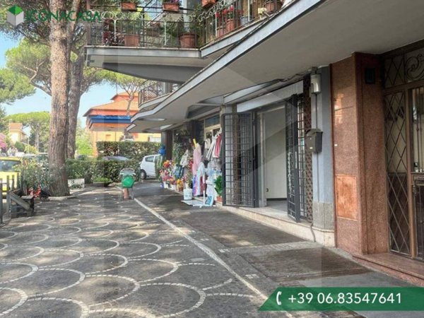 negozio in vendita a Roma in zona Appio Pignatelli