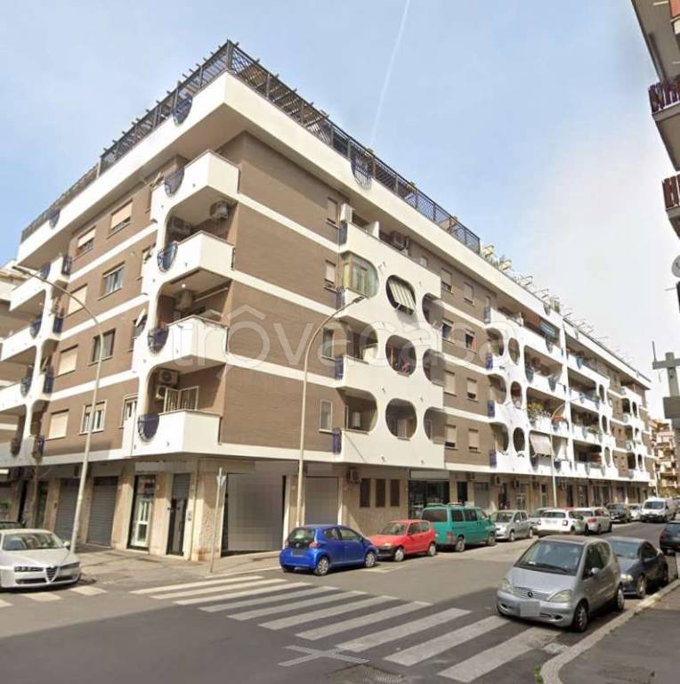 appartamento in vendita a Roma in zona Ostia