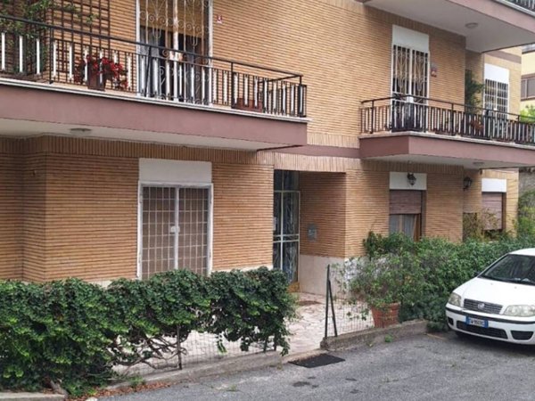 appartamento in vendita a Roma in zona Tor di Quinto