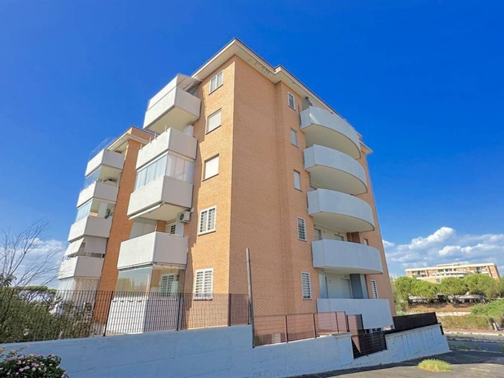 appartamento in vendita a Roma in zona Ponte di Nona