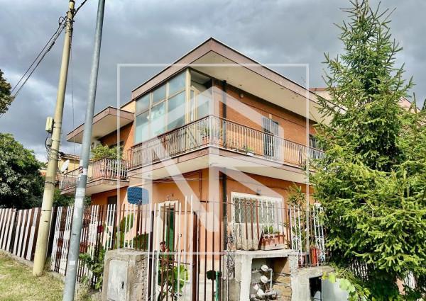 casa indipendente in vendita a Roma in zona Finocchio