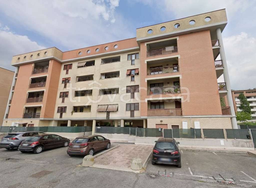 appartamento in vendita a Roma in zona Castelverde