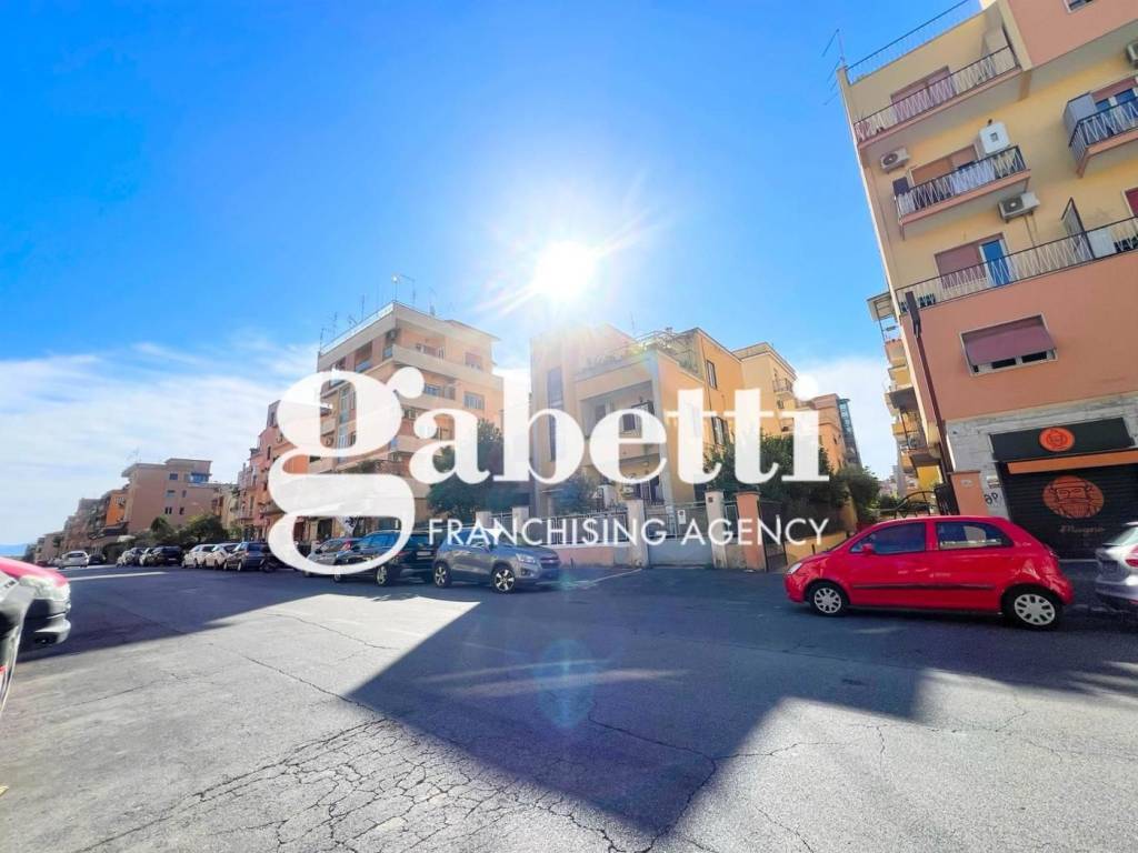 appartamento in vendita a Roma in zona Prenestino-Centocelle
