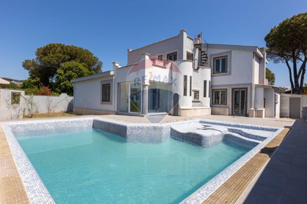 casa indipendente in vendita a Roma in zona Infernetto