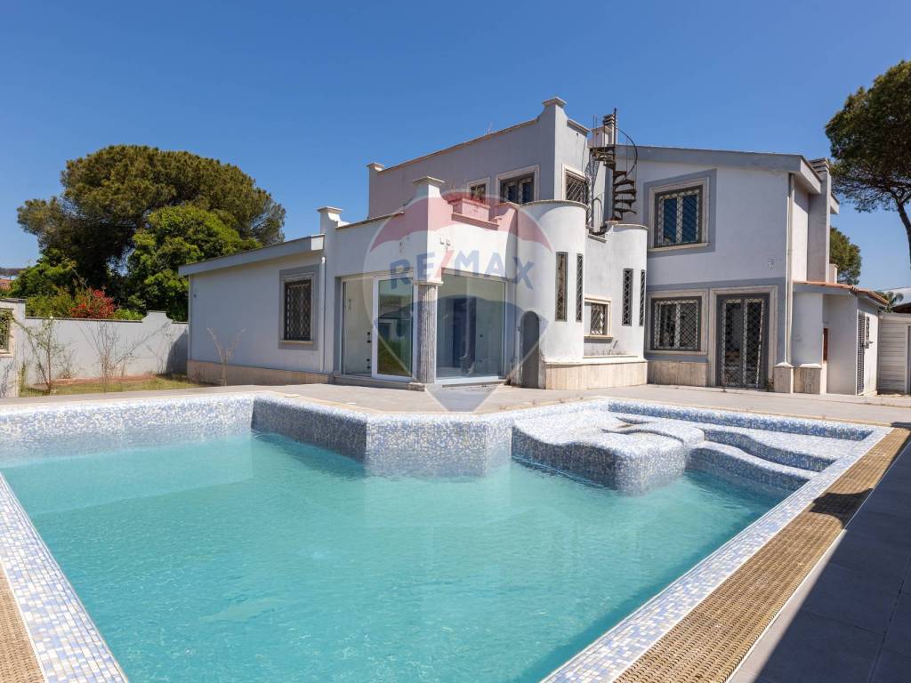 casa indipendente in vendita a Roma in zona Infernetto