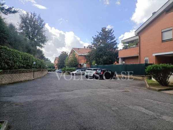 appartamento in vendita a Roma in zona Prima Porta
