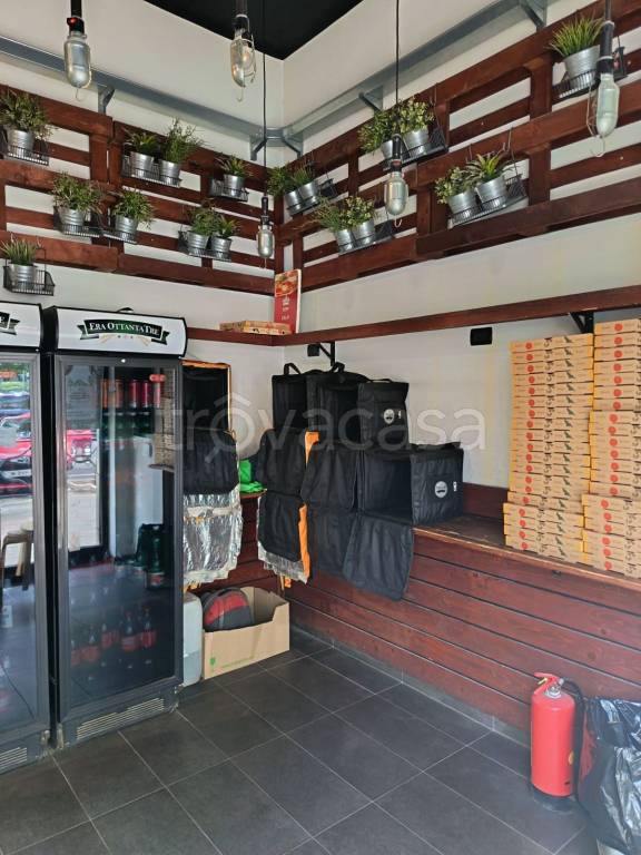 negozio in vendita a Roma in zona Tuscolano