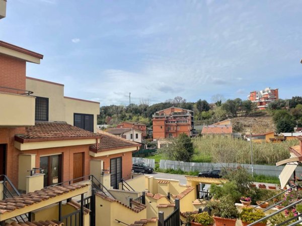 casa indipendente in vendita a Roma in zona Ostiense