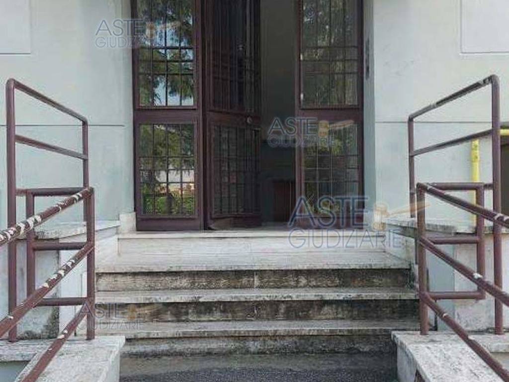 appartamento in vendita a Roma in zona Torre Angela