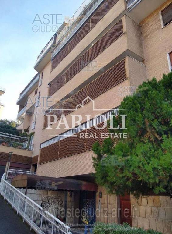 appartamento in vendita a Roma in zona Tor di Quinto