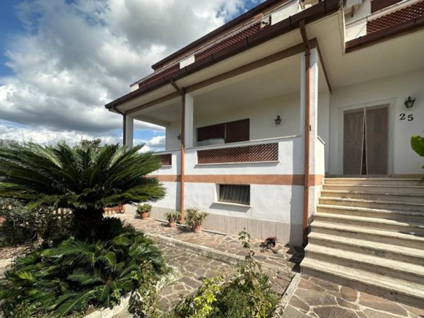 casa indipendente in vendita a Roma in zona Ponte Galeria