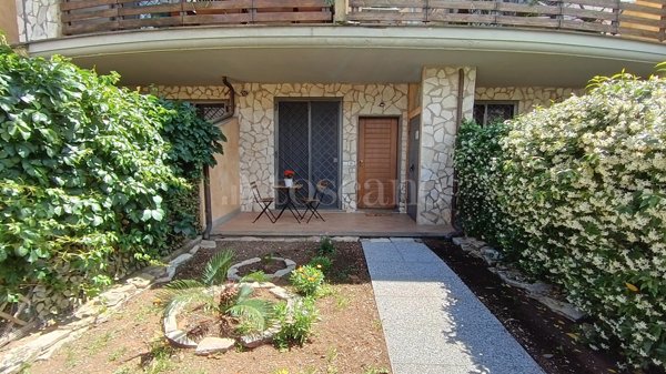casa semindipendente in vendita a Roma in zona Massimina/Casal Lumbroso