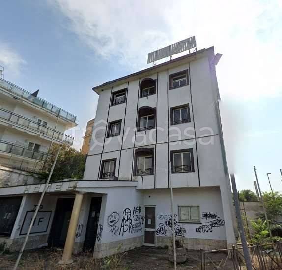 negozio in vendita a Roma in zona Labaro