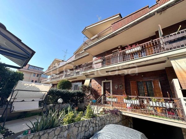 casa indipendente in vendita a Roma in zona Casal Morena
