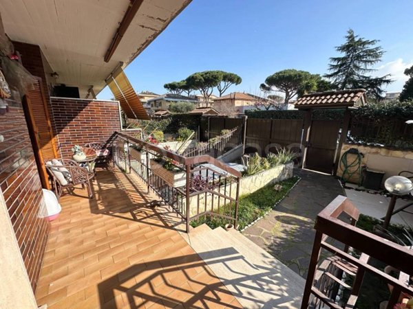 casa indipendente in vendita a Roma in zona Casal Morena