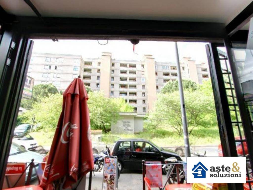 negozio in vendita a Roma in zona Ardeatino