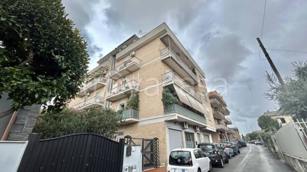 appartamento in vendita a Roma in zona Prenestino-Centocelle