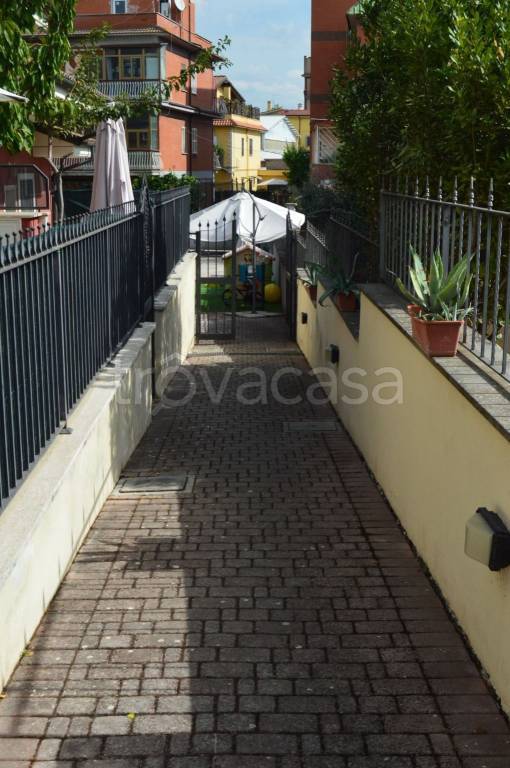 casa indipendente in vendita a Roma in zona Tor Bella Monaca