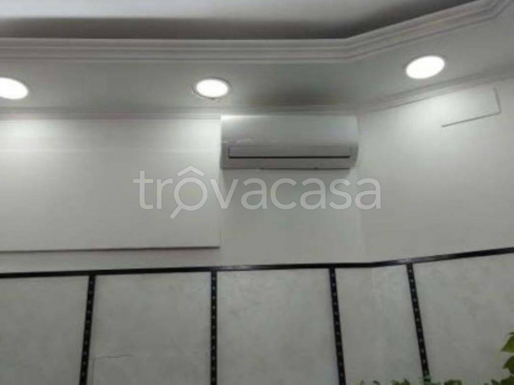 negozio in vendita a Roma in zona Esquilino