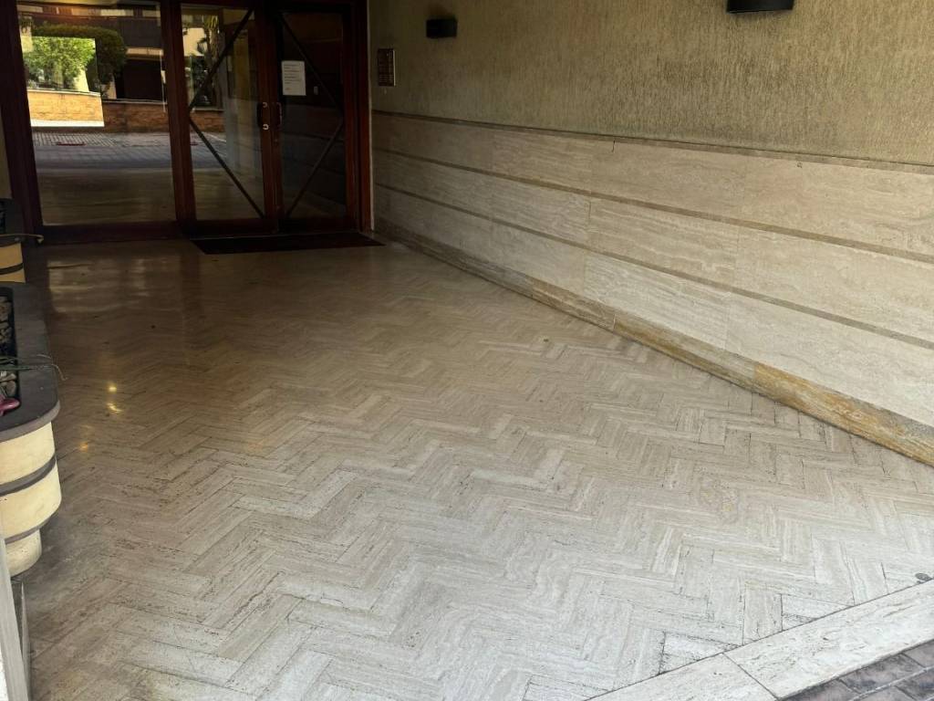 appartamento in vendita a Roma in zona Torrino