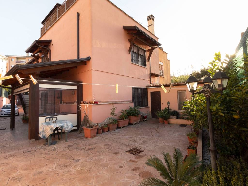 appartamento in vendita a Roma in zona Massimina/Casal Lumbroso