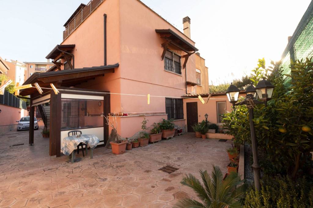 appartamento in vendita a Roma in zona Massimina/Casal Lumbroso