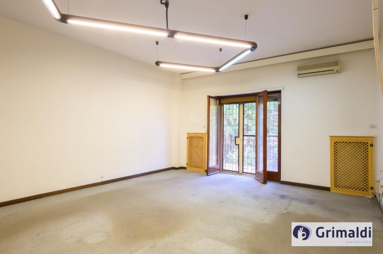 appartamento in vendita a Roma in zona Ostiense