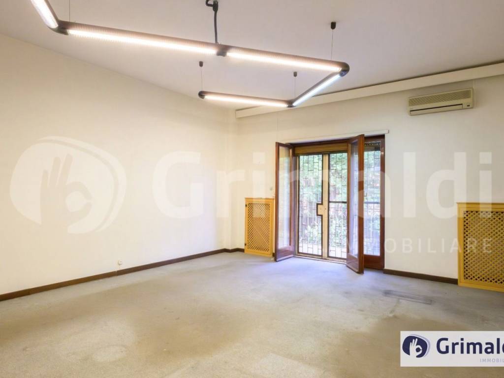 appartamento in vendita a Roma in zona Ostiense