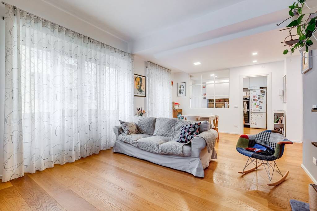 appartamento in vendita a Roma in zona Appio Latino