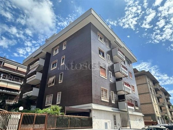 appartamento in vendita a Roma in zona Ostia