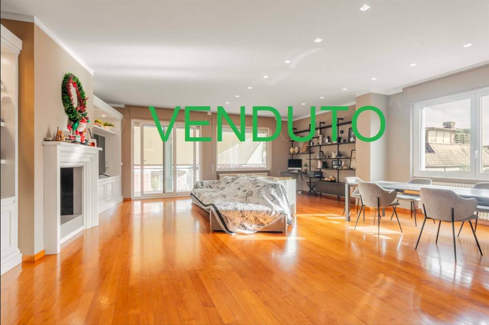 appartamento in vendita a Roma in zona Tor di Quinto