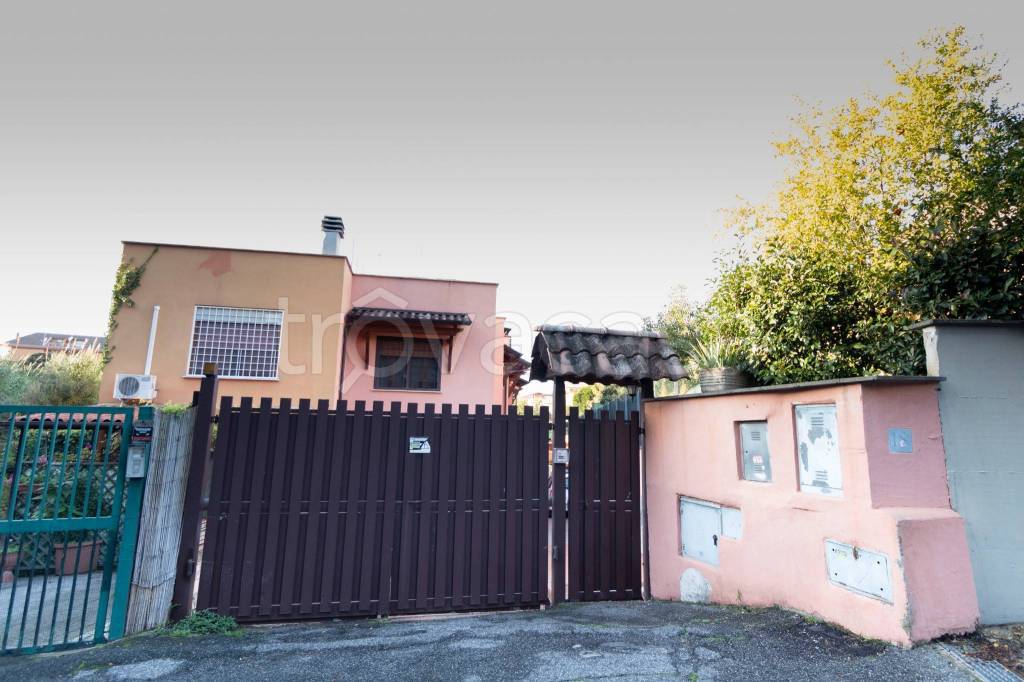 appartamento in vendita a Roma in zona Massimina/Casal Lumbroso