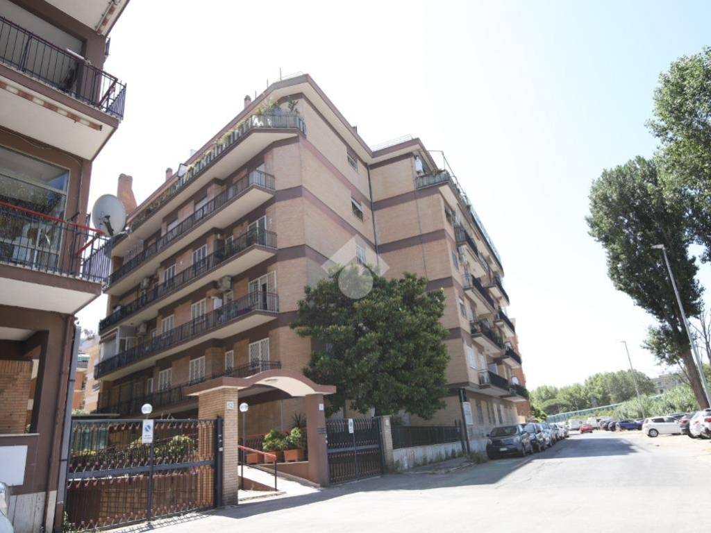 appartamento in vendita a Roma in zona Ostia