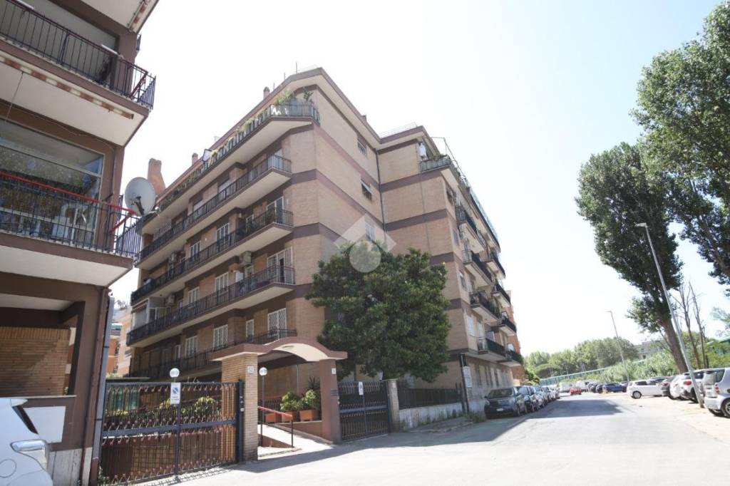 appartamento in vendita a Roma in zona Ostia