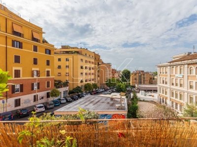 appartamento in vendita a Roma in zona Gianicolense