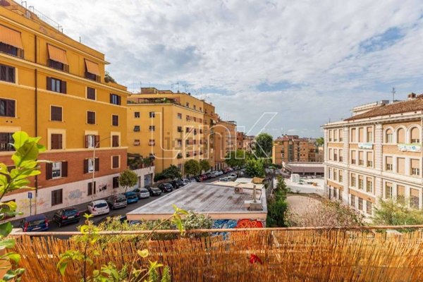 appartamento in vendita a Roma in zona Gianicolense