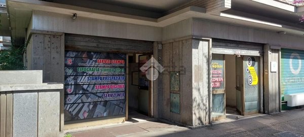 negozio in vendita a Roma in zona Ostia