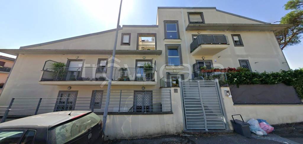 appartamento in vendita a Roma in zona Valle Muricana