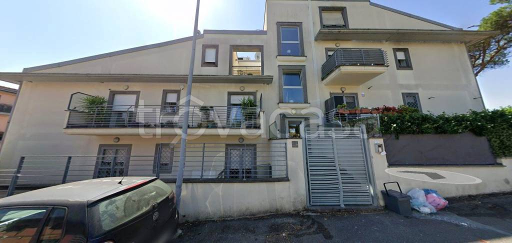 appartamento in vendita a Roma in zona Valle Muricana