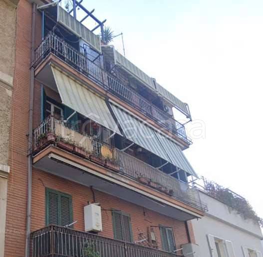 appartamento in vendita a Roma in zona Tuscolano