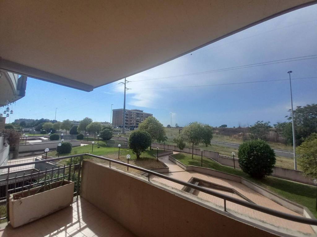 appartamento in vendita a Roma in zona Ponte di Nona