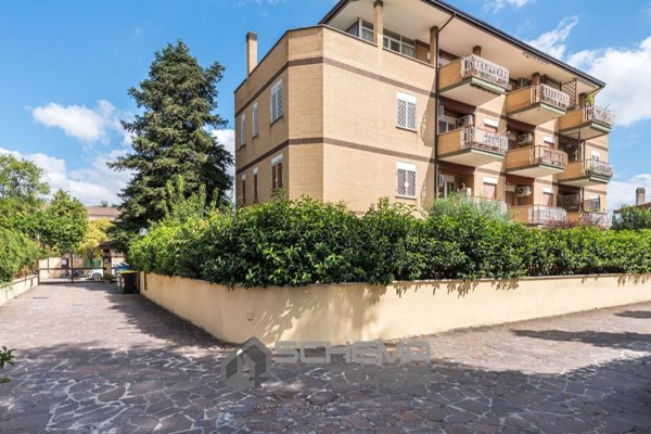 appartamento in vendita a Roma in zona Casal Morena