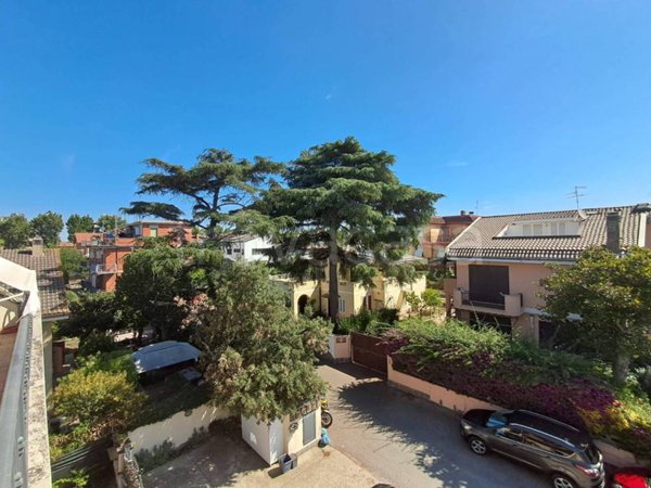 appartamento in vendita a Roma in zona Acilia