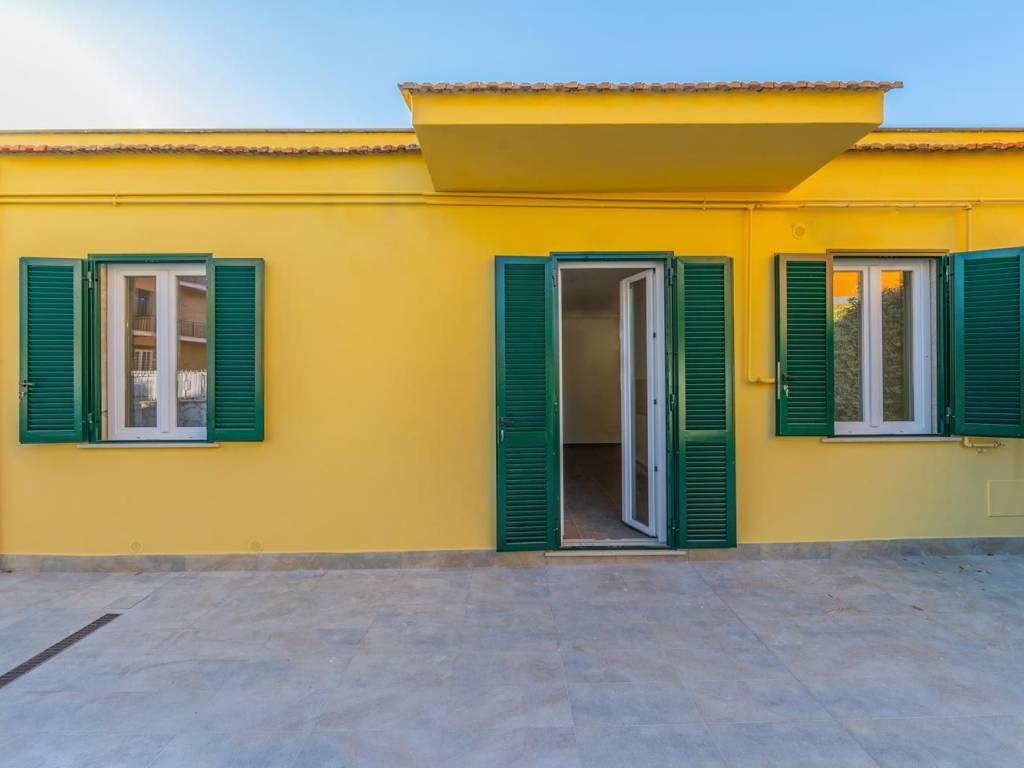 appartamento in vendita a Roma in zona Torre Maura