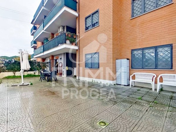 appartamento in vendita a Roma in zona Castelverde