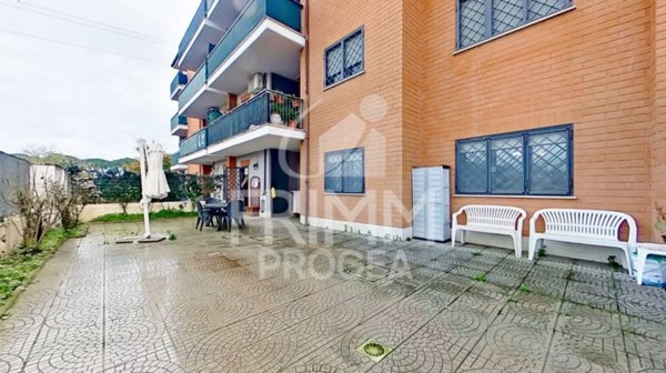 appartamento in vendita a Roma in zona Castelverde